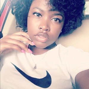 Meet your Posher, Cierra